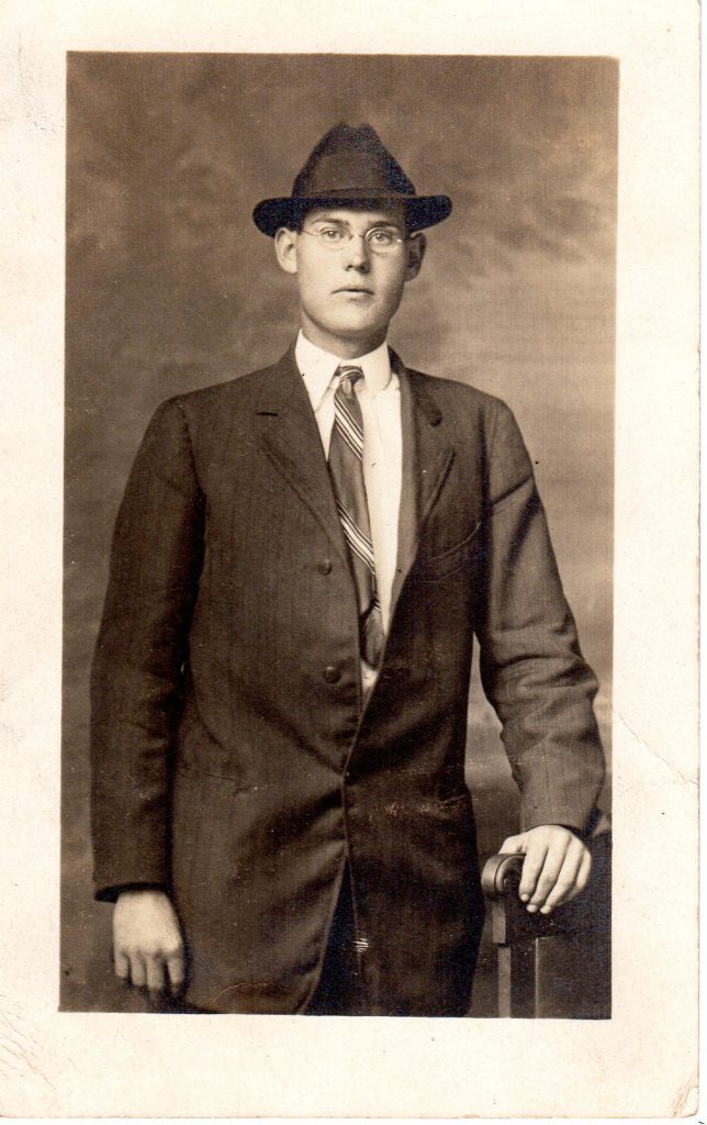 Genealogy and unidentified photographs seem to go hand and hand. Try these four tips to help you identify the individuals in your old family photos!