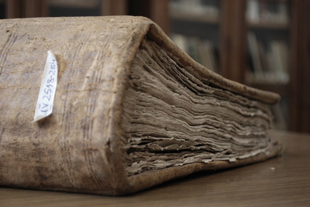Old records book for finding free UK genealogy records